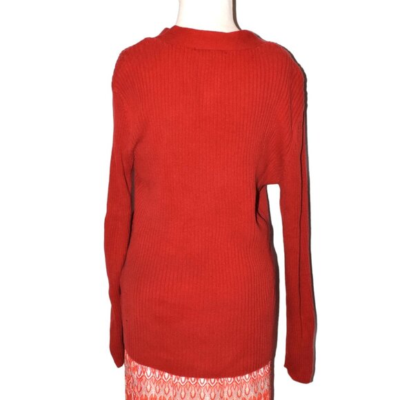 Basic Editions V-Neck Sweater - Picture 4 of 5